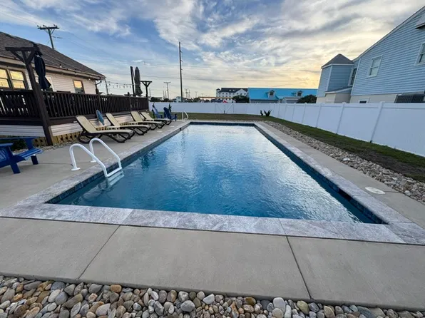 110 E Lakeside St, Nags Head, NC 27959