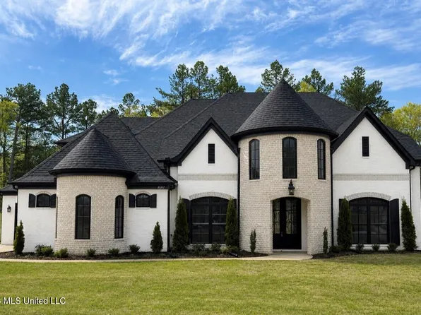 206 Poplar Ln, Holly Springs, MS 38635