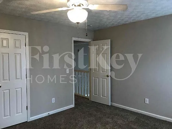 4 bed, 2.5 bath, 2295 sqft, $2,745 — Photo 4