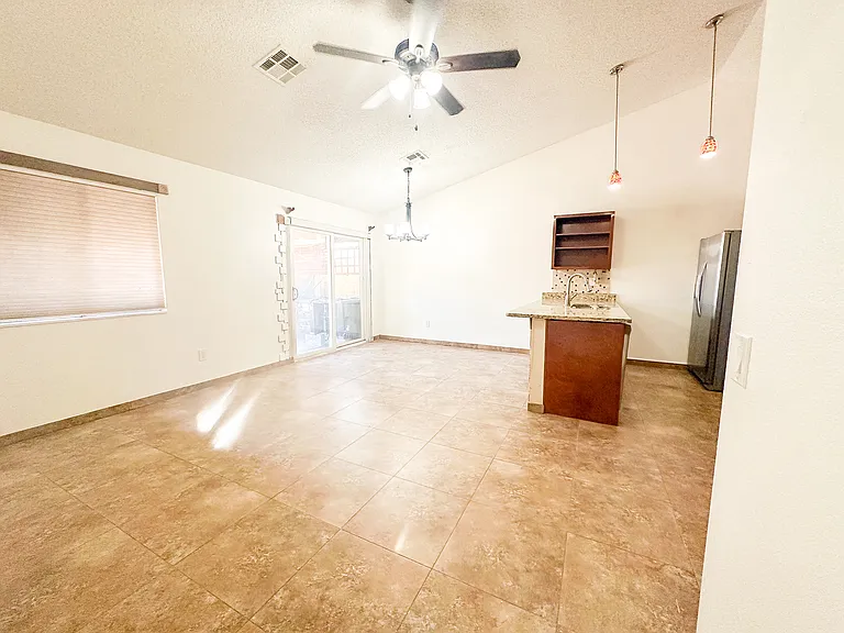 3025 W Irma Ln — Photo 16