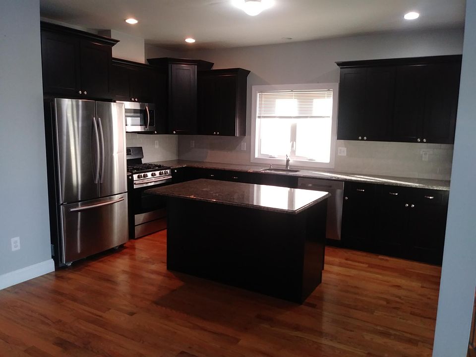 1st image of 422 Bartlett Ave