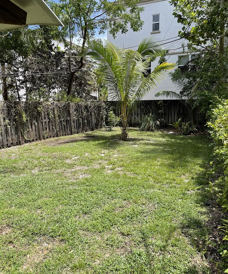 2 bed, 900 sqft, $2,300 — Photo 2