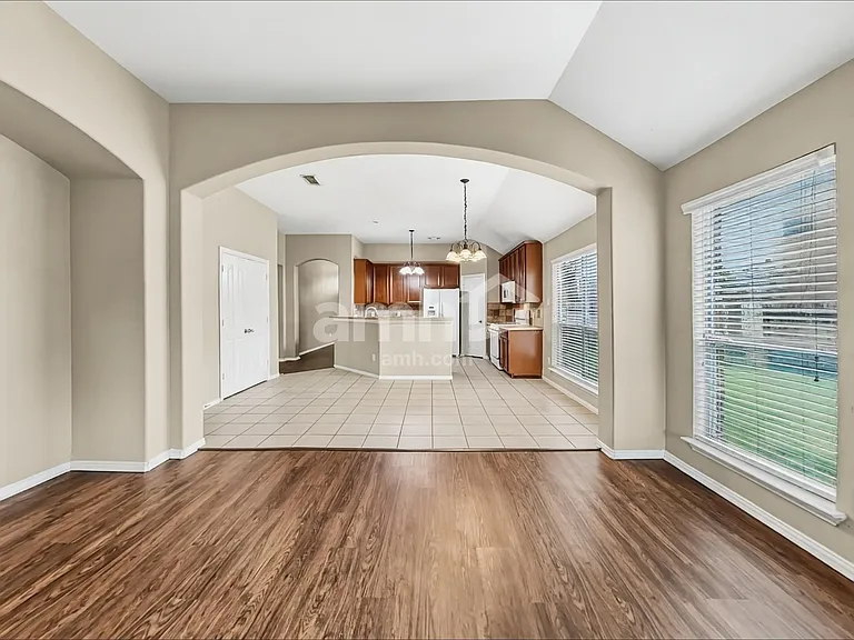 2918 Meridian Bay Ln — Photo 7