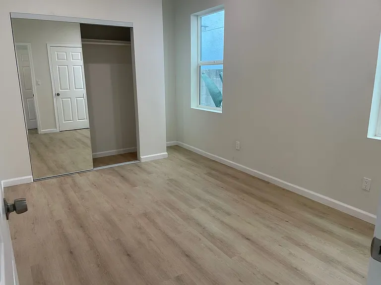 317 1/2 N Alvarado St — Photo 13