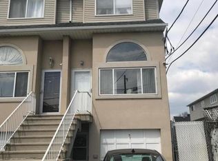 57 New Ln, Staten Island, NY 10305