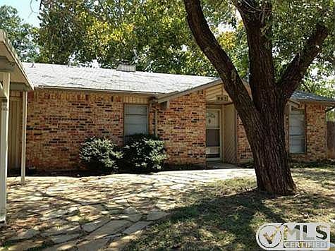 1st image of 967 Elmwood Dr
