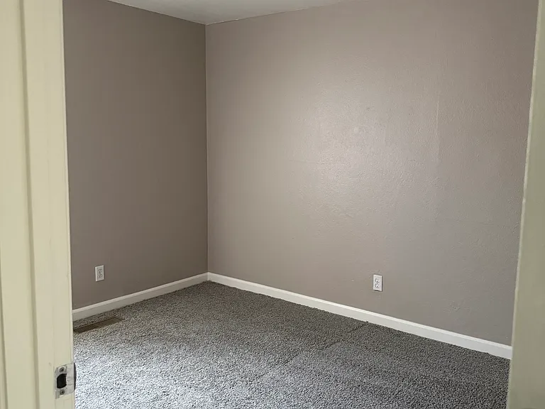 560 W Emerson Ave — Photo 16