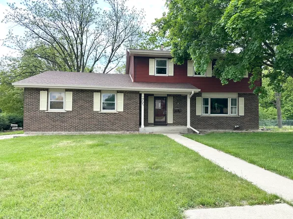 77 Briarcliff Ln, Bourbonnais, IL 60914