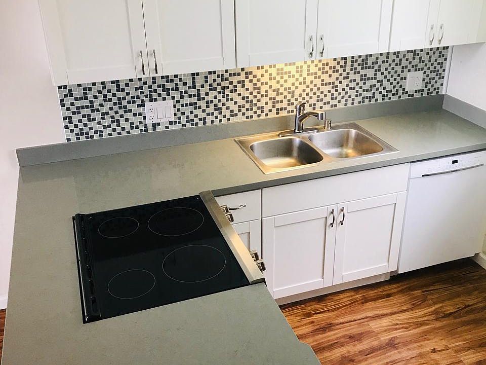 Brand New Kitchen! Quartz countertops, new stove, Bosch Dishwasher, Sink Disposal
