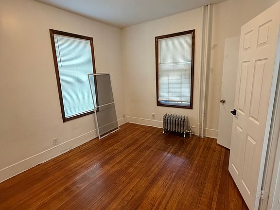 5th image of 42 Lucerne St #1
