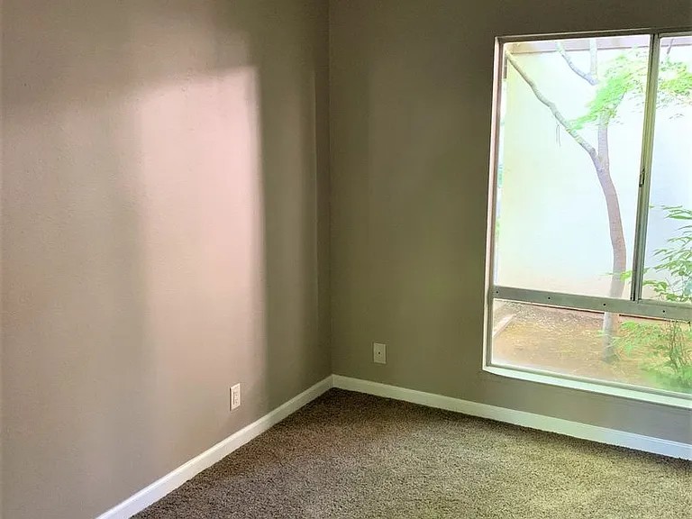 2769 White Ave — Photo 5