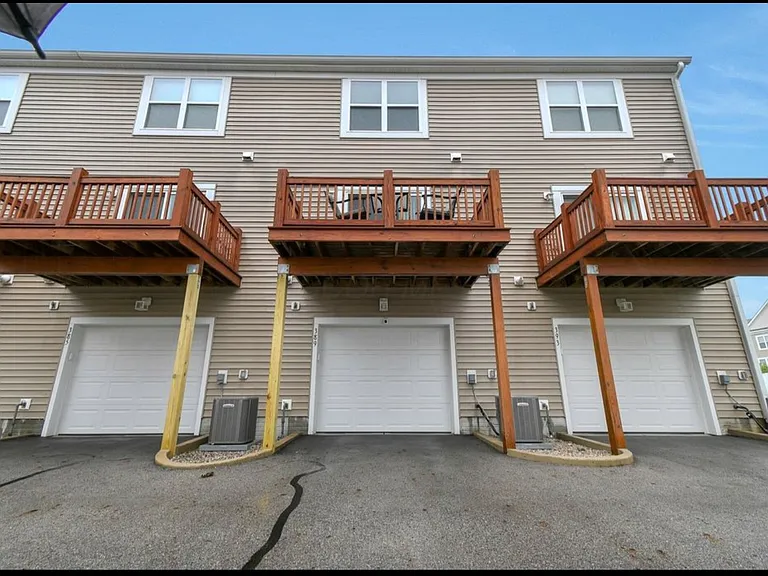 389 Laurel Creek St — Photo 28