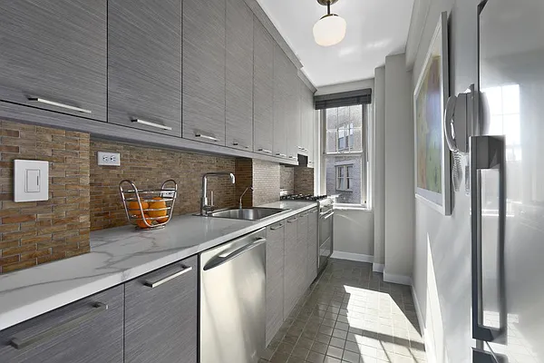 Sold by Corcoran | media 22