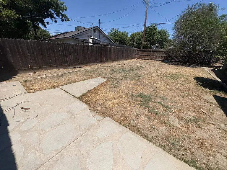 1216 N Conyer St — Photo 28