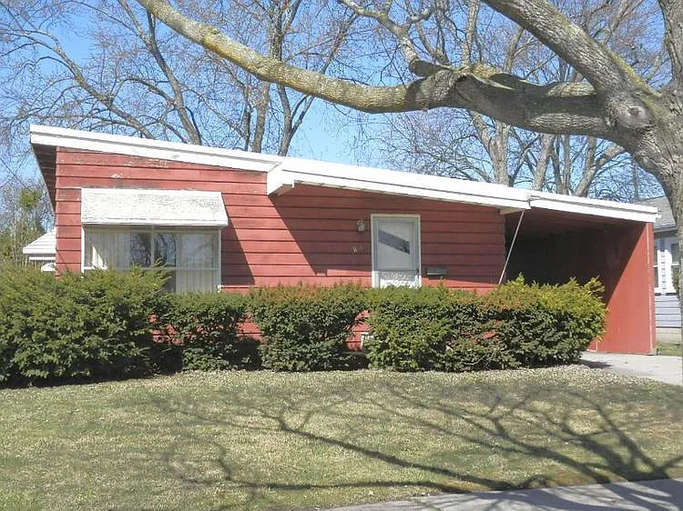 806 Maple St photo 1