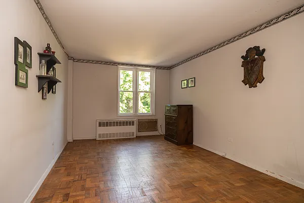 Sold by Rhona Realty | media 22