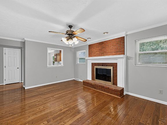 3rd image of 2086 Resor Rd