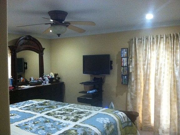 Recessed Lighting and Crown moulding in bedrooms