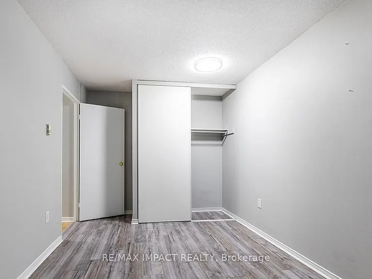 454 Centre St S #108 — Photo 11