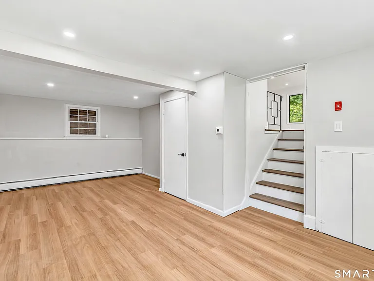 48 Crestwood Rd — Photo 29