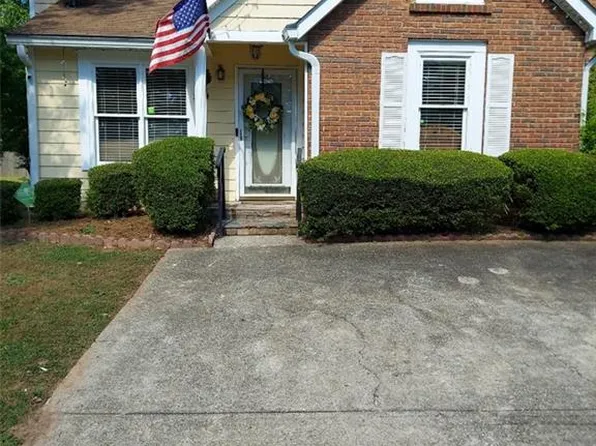 8038 S Bay Ct, Riverdale, GA 30274