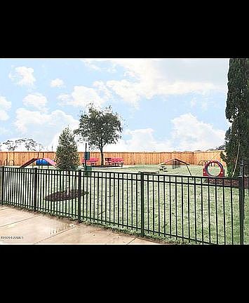 4th image of 1100 Deer Meadow Blvd