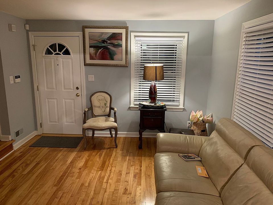 2nd image of 6316 Kenwood Ave