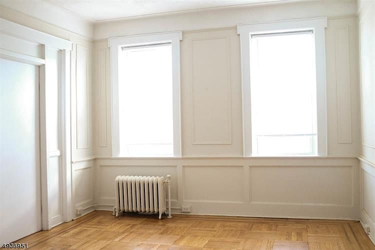 2nd image of 11 Seymour St APT 15