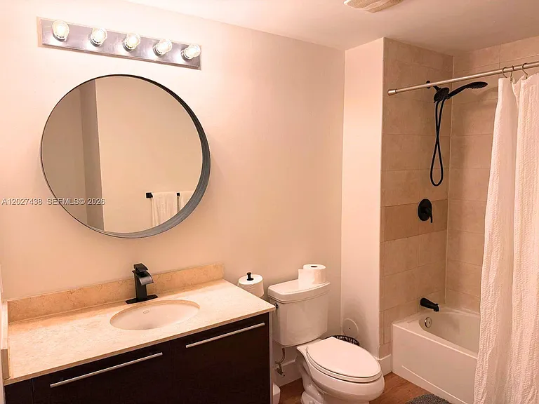 1900 N Bayshore Dr #1417 — Photo 14