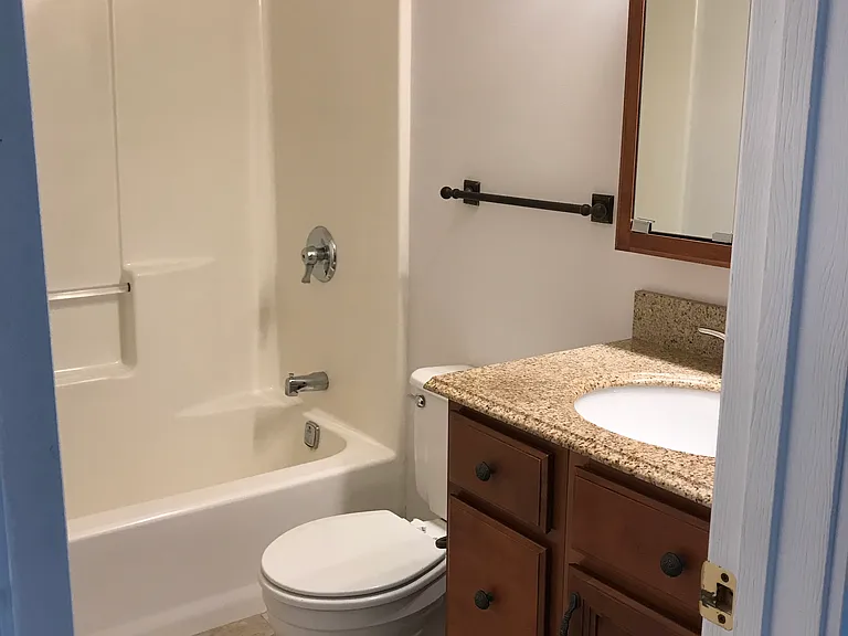 1130 Valleyview Dr — Photo 36