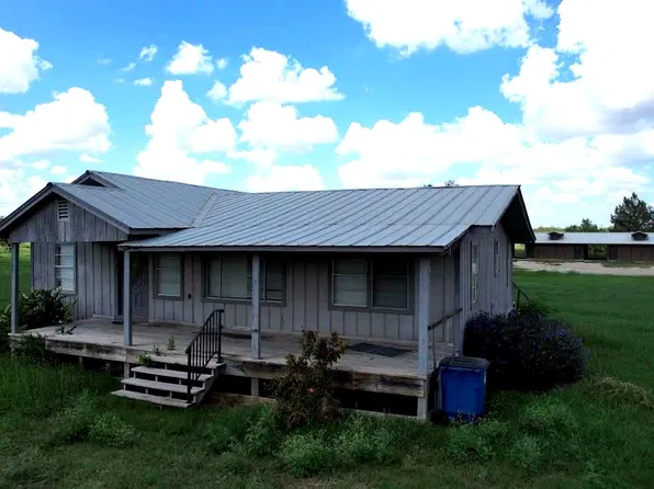 112 Alton Ave, Charlotte, TX 78011