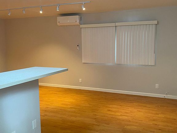 4th image of 2128 N Beverly Glen Blvd