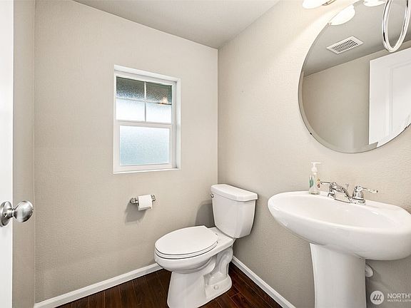 4th image of 3107 Hanna Drive NE