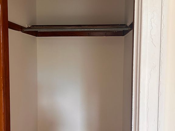 3rd image of 1526 N Oakley Blvd APT 3