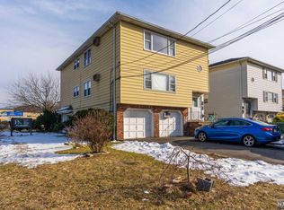 1 Brookside Ave, Elmwood Park, NJ 07407
