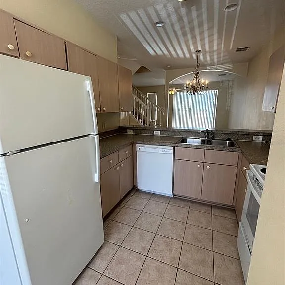 1237 S Beach Cir — Photo 3