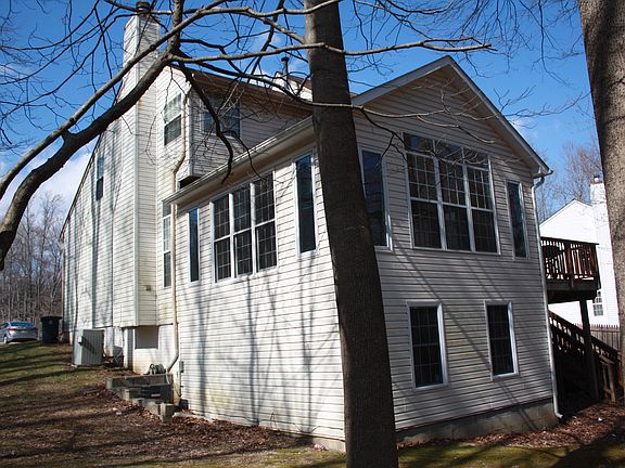 4th image of 8827 Creekway Dr