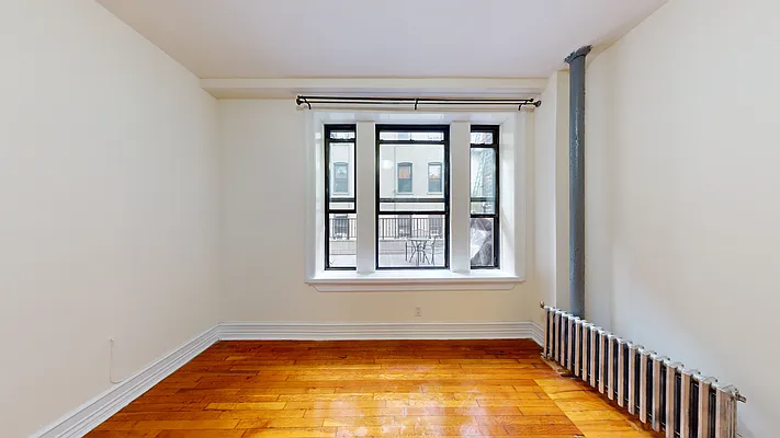 Rented by Bond New York | media 3