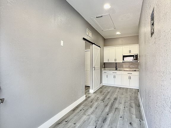 3rd image of 2630 Hilliard Ct