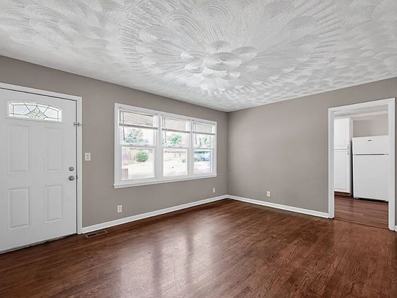 5th image of 4805 Doyce Ln NW