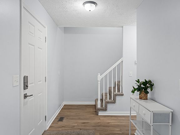 5th image of 3253 Trails End Ln