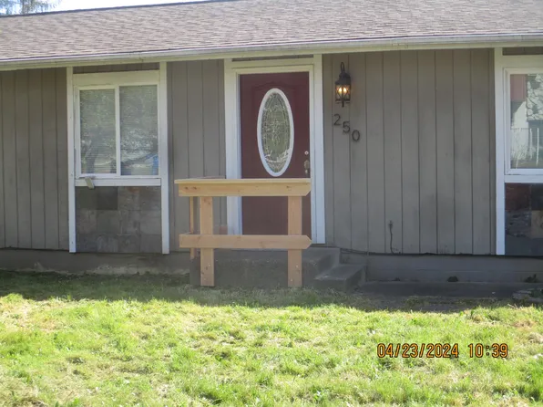 250 N Umpqua St, Sutherlin, OR 97479
