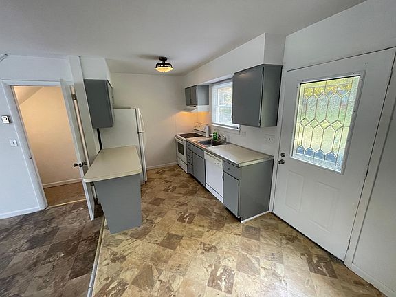 4th image of 15 Brookeville Ter
