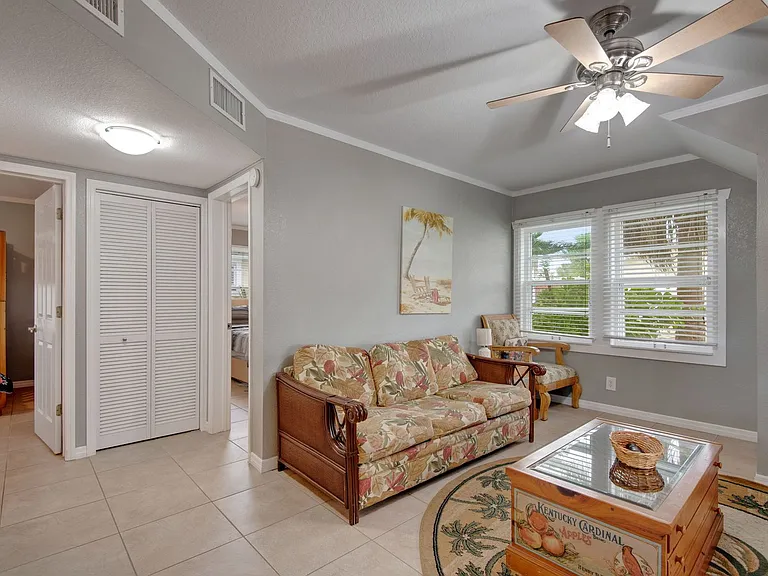18007 Gulf Blvd #A — Photo 6