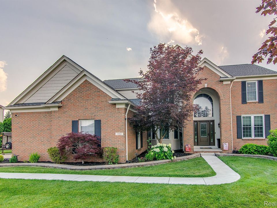 1st image of 352 Elmington Ct