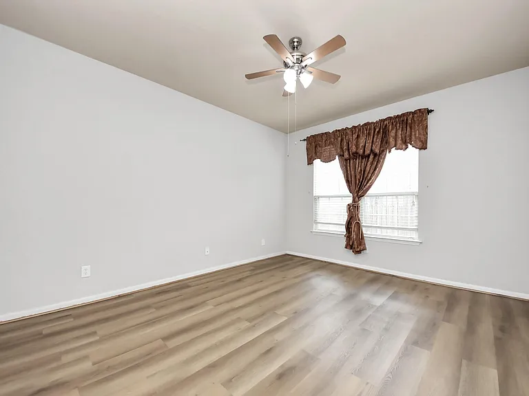 1251 Glenwood Canyon Ln — Photo 10