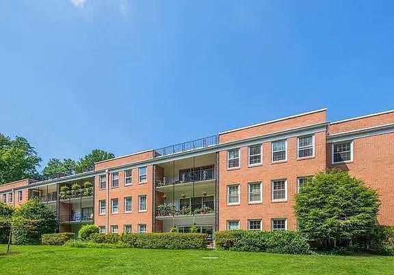 View of the 1960s Building - Hamlet House