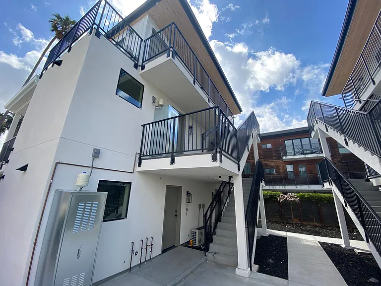4732-4734 Utah St — Photo 11