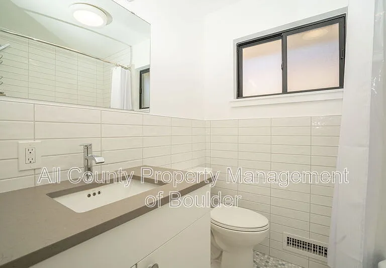 1330 Cedar Ave — Photo 10