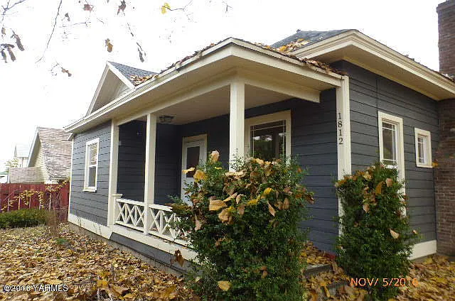 1812 Summitview Ave photo 1